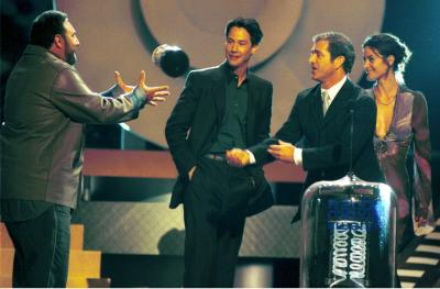 Церемонии : MTV Movie Awards 2000, награда за лучшую сцену драки в Матрице